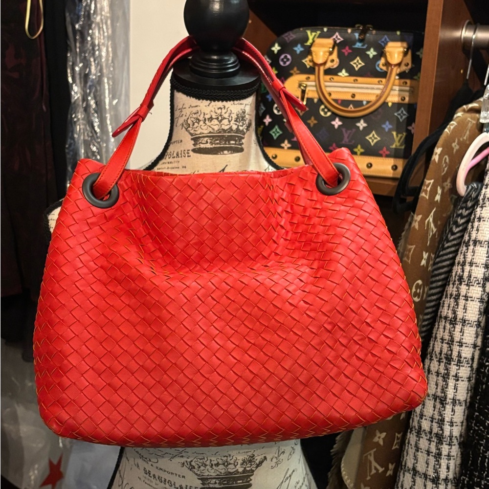 ❌SOLD❌Bottega Veneta Red Shoulder Tote Bag